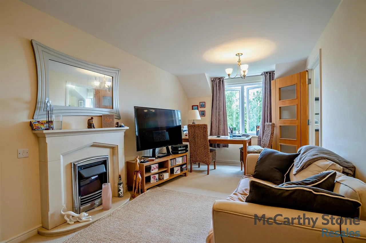 Overnhill Road, Downend, BS16, photo 3
