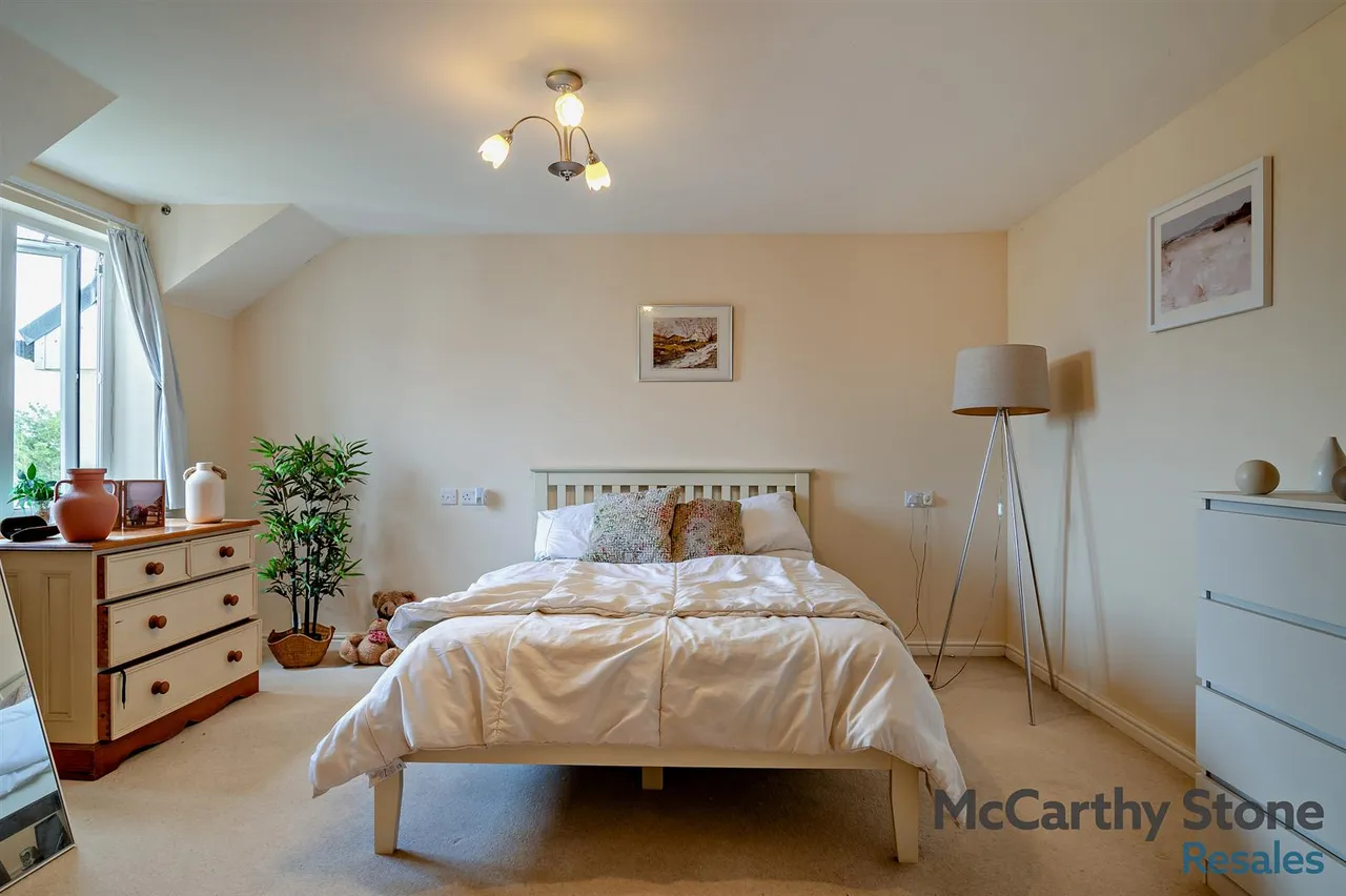 Overnhill Road, Downend, BS16, photo 7