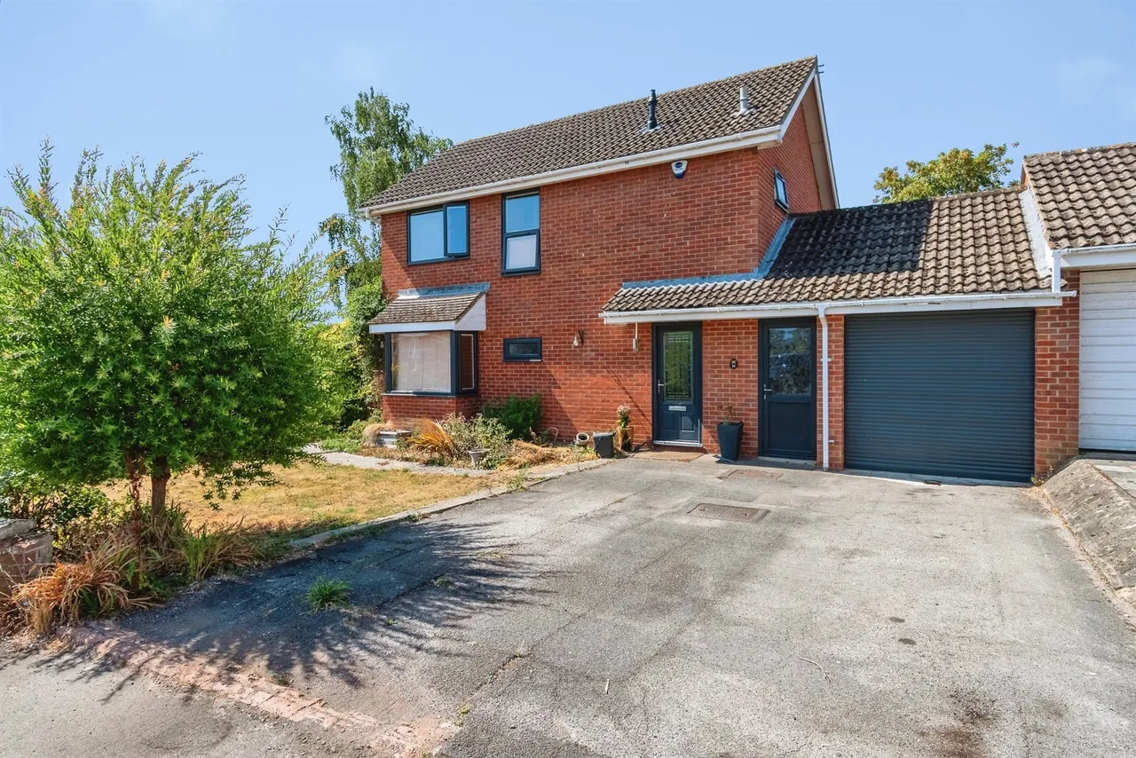 3 bed house for sale — Rosedale Gardens, TROWBRIDGE