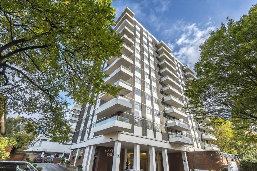3 bed flat for sale, Grove End Road, London, NW8