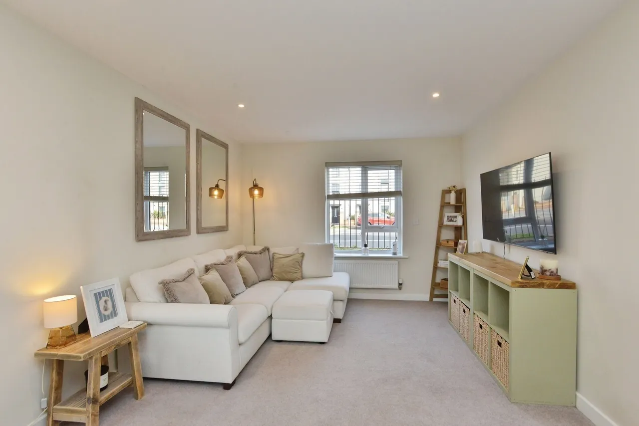 Barrosa Way, Whitehouse, Milton Keynes, Buckinghamshire, MK8, photo 4