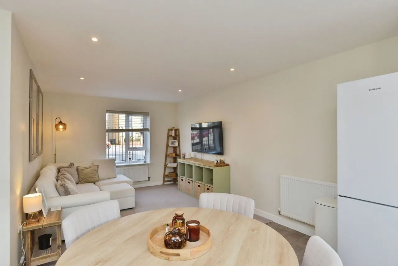 Barrosa Way, Whitehouse, Milton Keynes, Buckinghamshire, MK8, photo 8
