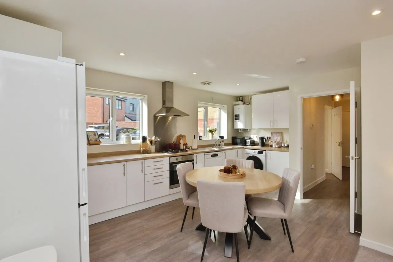 Barrosa Way, Whitehouse, Milton Keynes, Buckinghamshire, MK8, photo 9