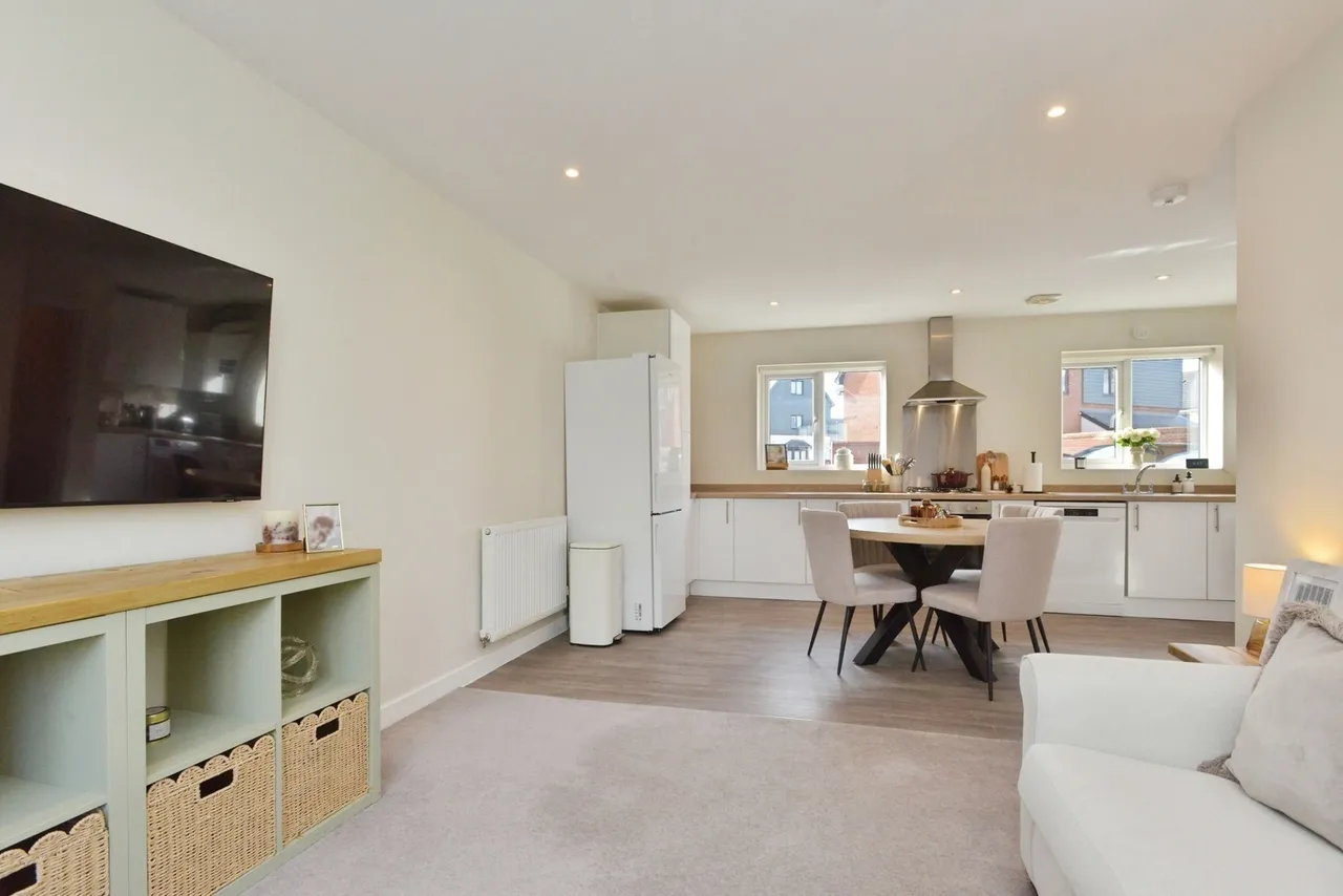 Barrosa Way, Whitehouse, Milton Keynes, Buckinghamshire, MK8, photo 6