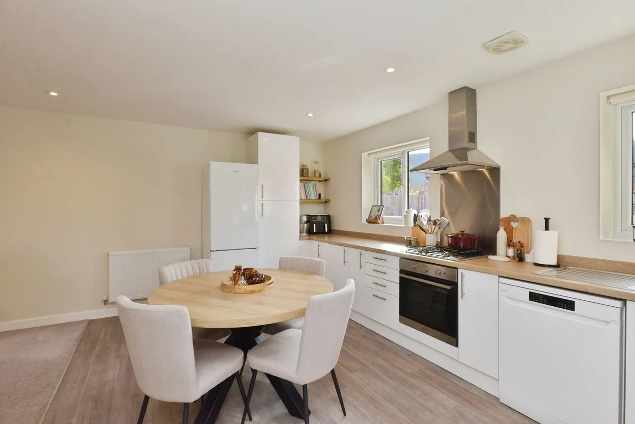 Barrosa Way, Whitehouse, Milton Keynes, Buckinghamshire, MK8, photo 10