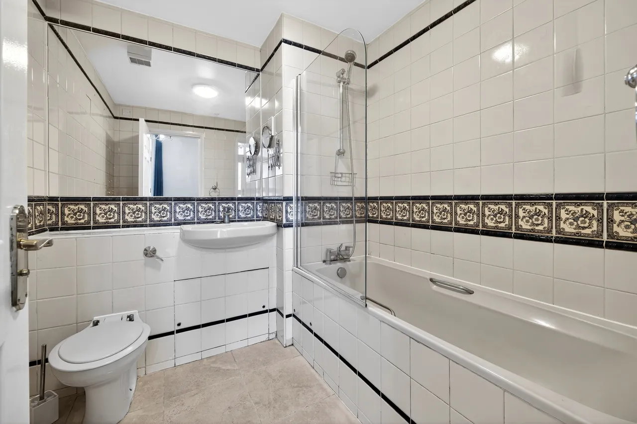 Heathfield Terrace, London, W4, photo 4