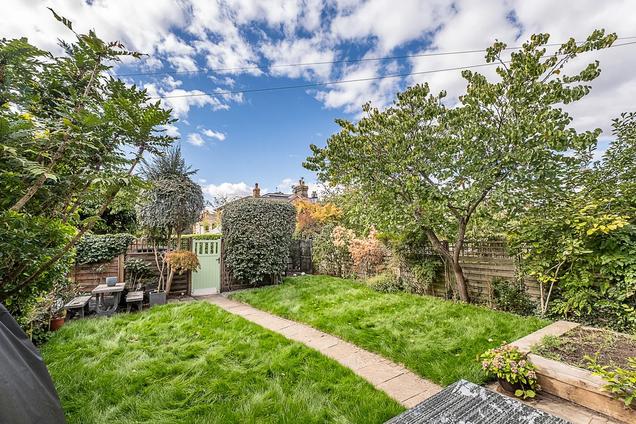 Model Cottages, London, SW14, photo 2