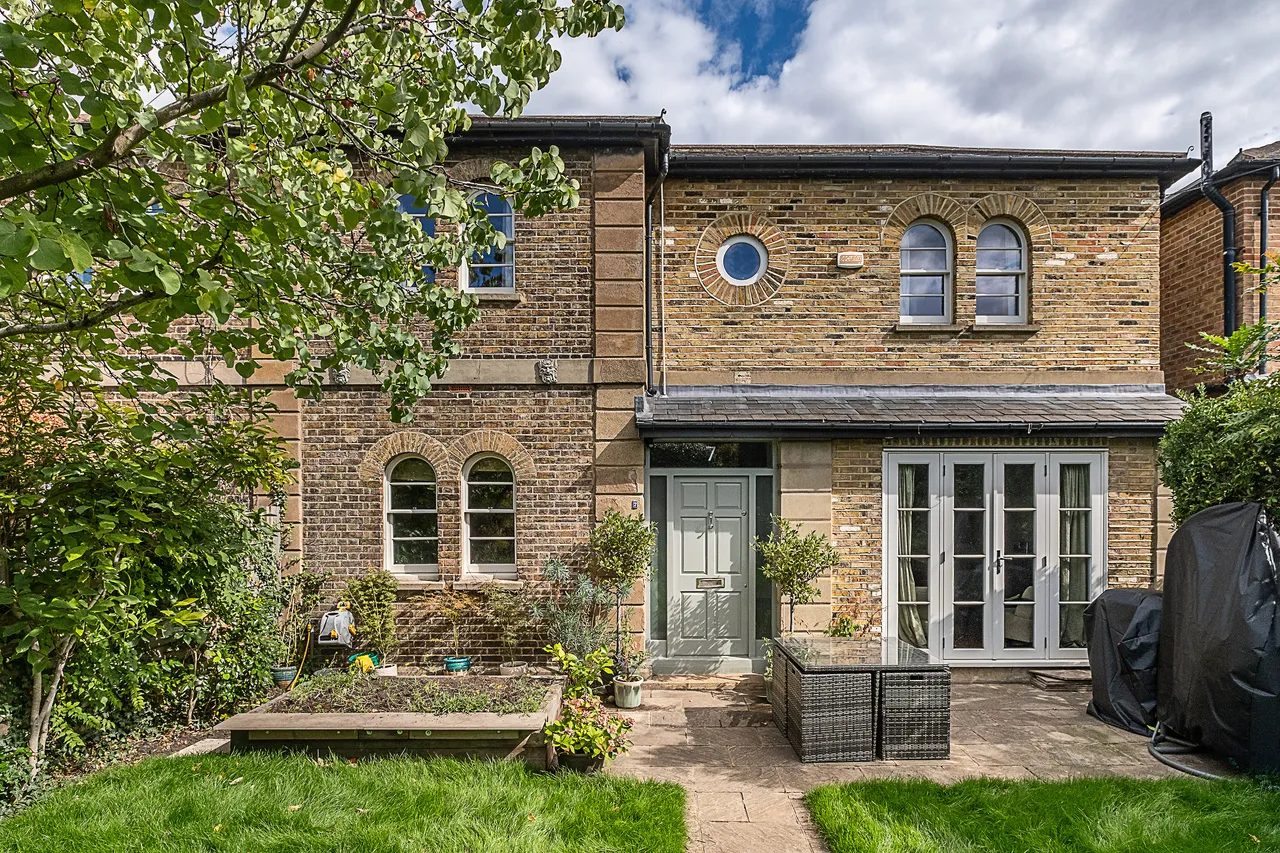 4 bed house for sale, Model Cottages, London, SW14