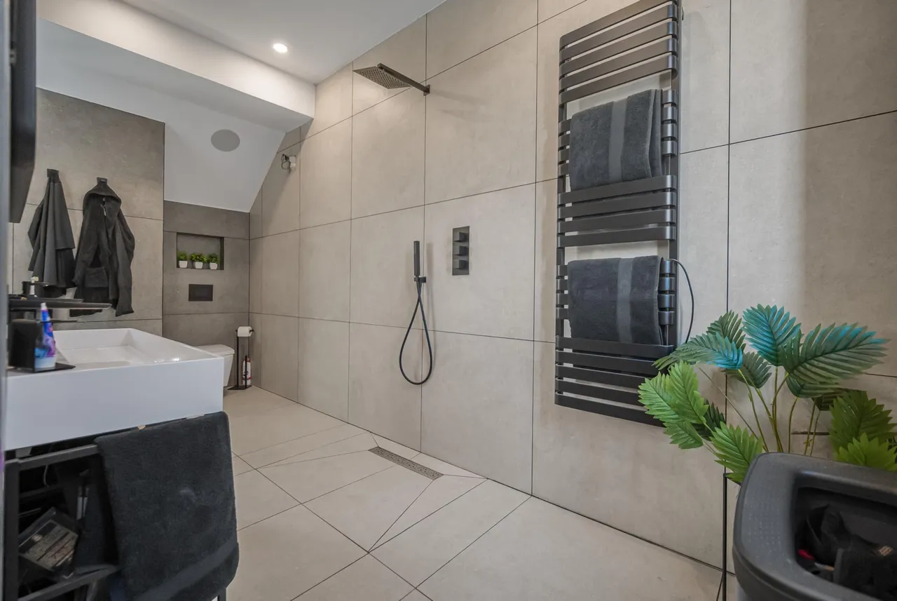 Thornhill Road, Cardiff, CF14, photo 23