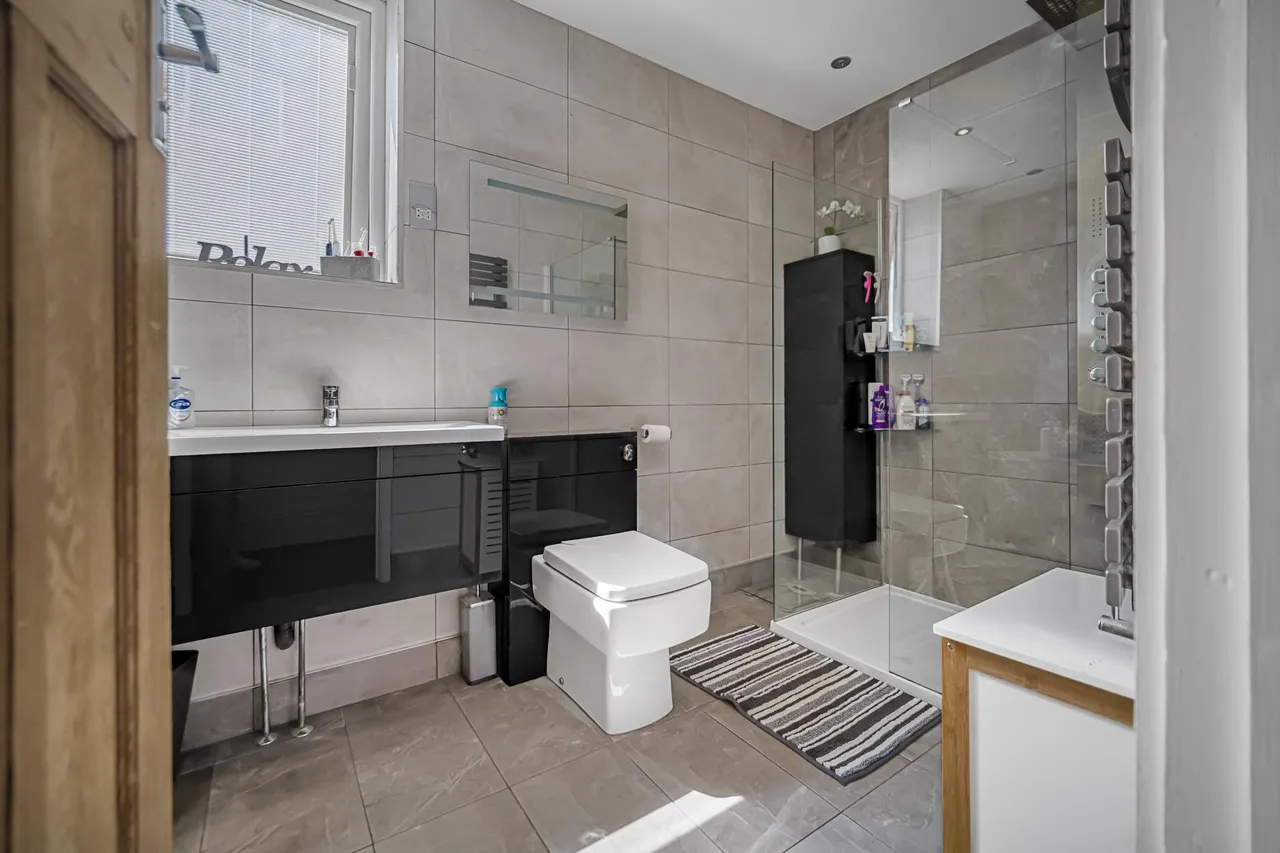 Thornhill Road, Cardiff, CF14, photo 17