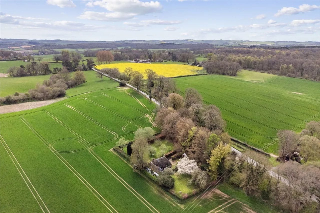 4 bed house for sale — Great Bedwyn, Marlborough, Wiltshire, SN8 3LJ