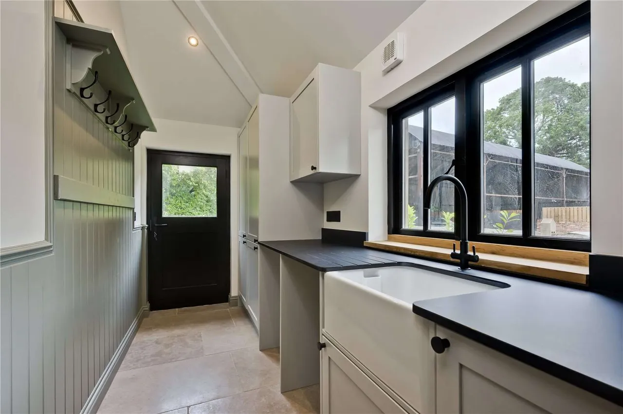 Green Cross Lane, Churt, Surrey, GU10 2ND, photo 5