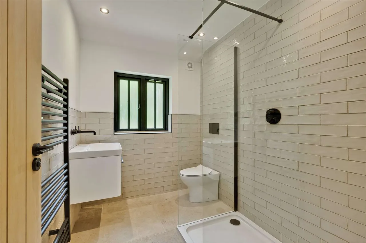 Green Cross Lane, Churt, Surrey, GU10 2ND, photo 10