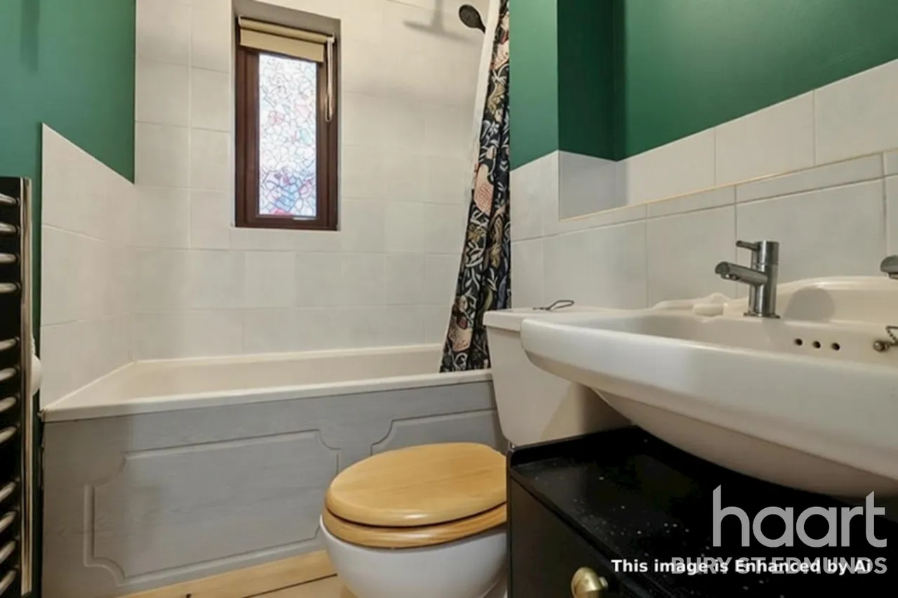 Warwick Drive, Bury St Edmunds, IP32, photo 9