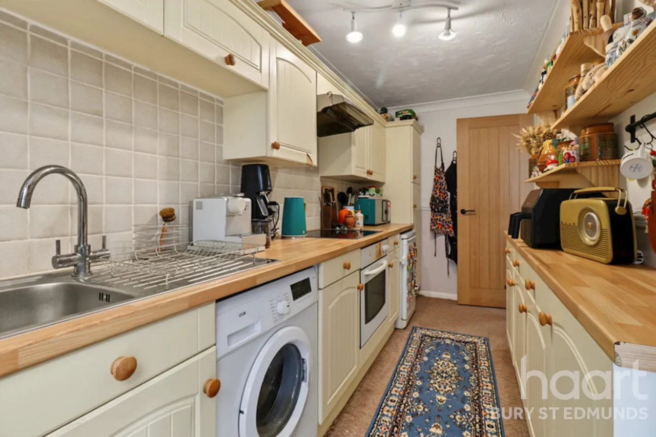 Warwick Drive, Bury St Edmunds, IP32, photo 6
