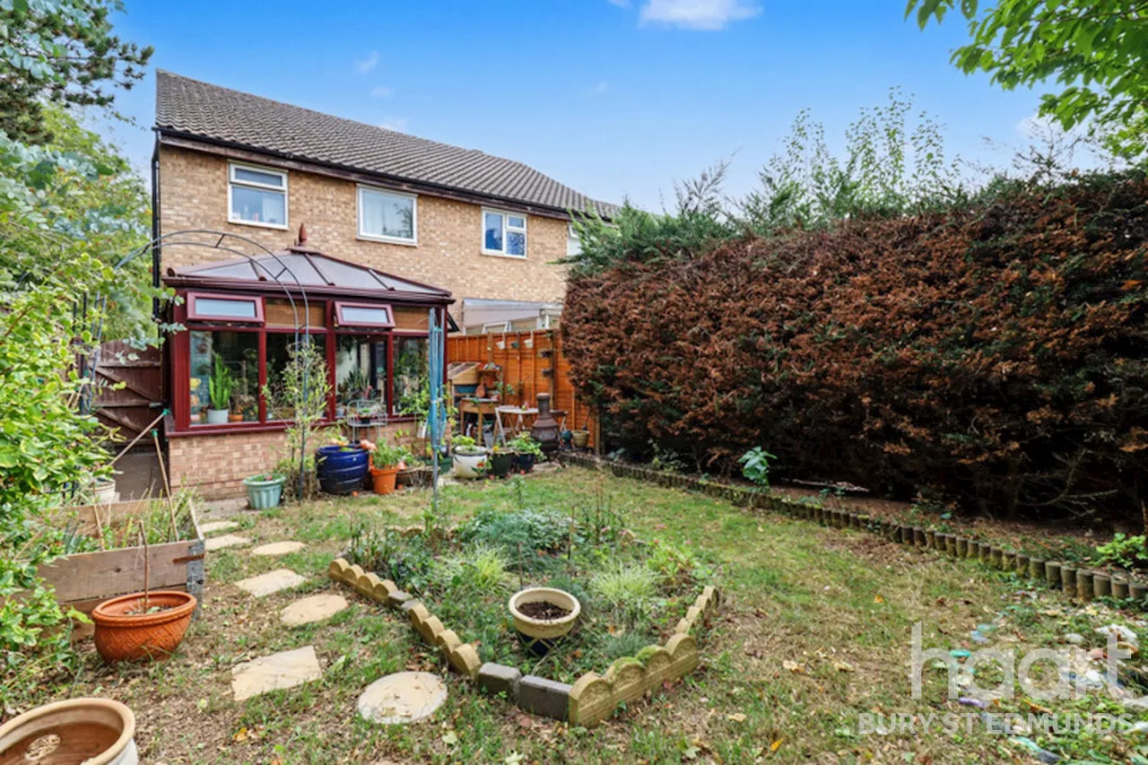 Warwick Drive, Bury St Edmunds, IP32, photo 12