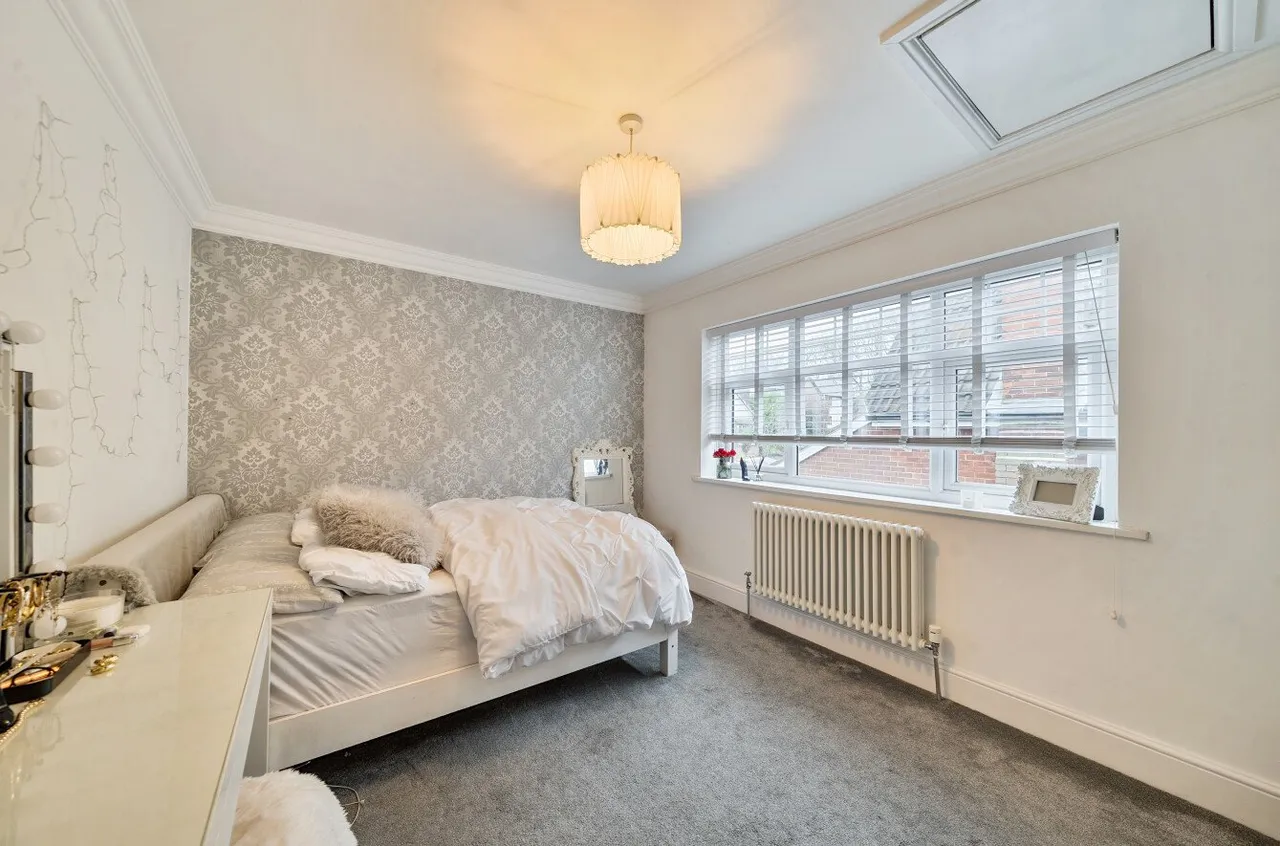 Dunstarn Gardens, Leeds, LS16, photo 17