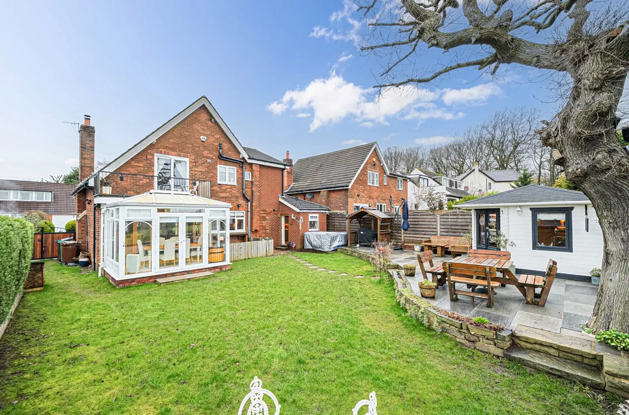 Dunstarn Gardens, Leeds, LS16, photo 21