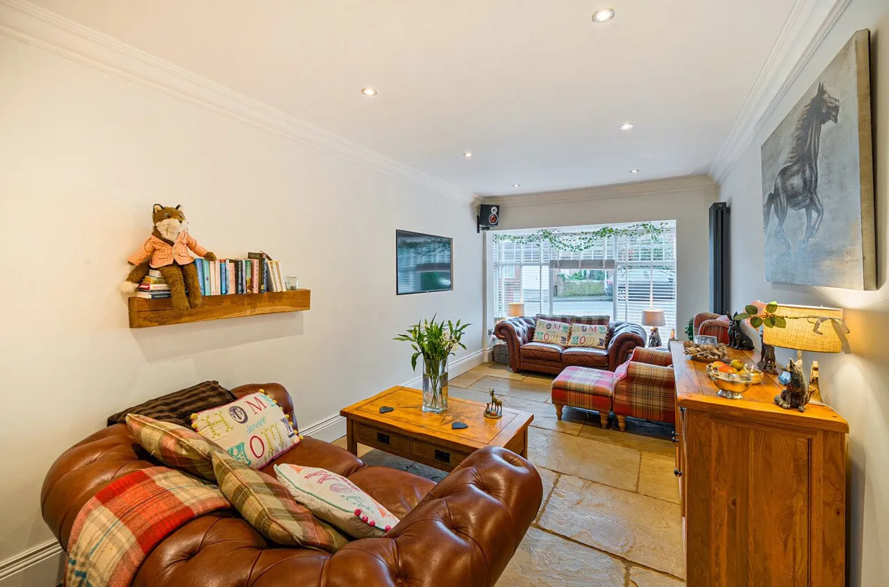 Dunstarn Gardens, Leeds, LS16, photo 9