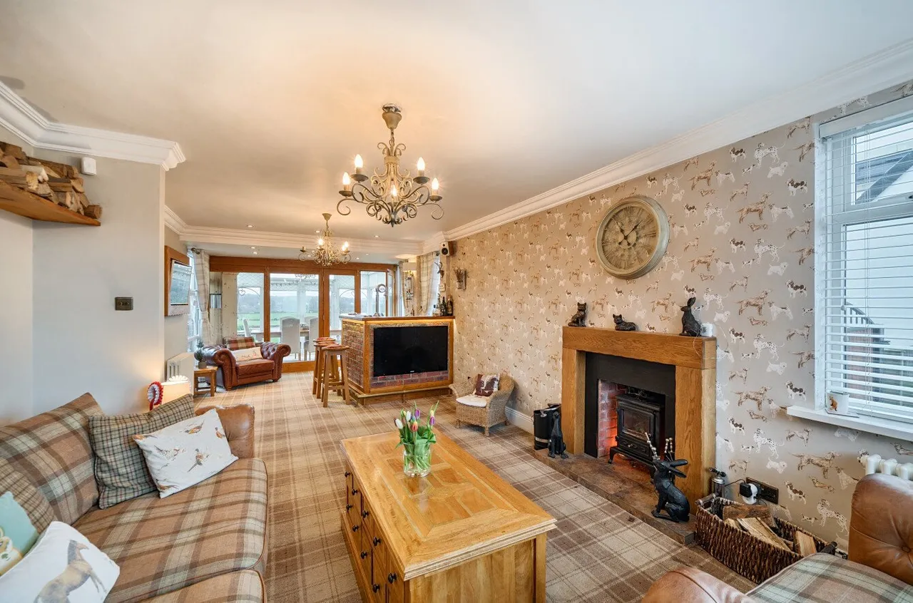 Dunstarn Gardens, Leeds, LS16, photo 5