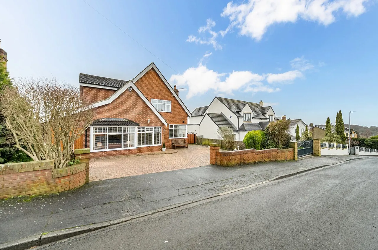 Dunstarn Gardens, Leeds, LS16, photo 26