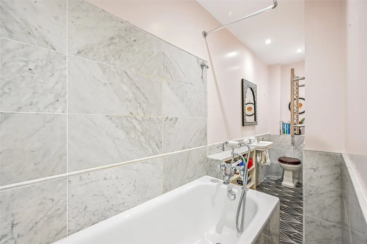 Coningham Road, London, W12, photo 6