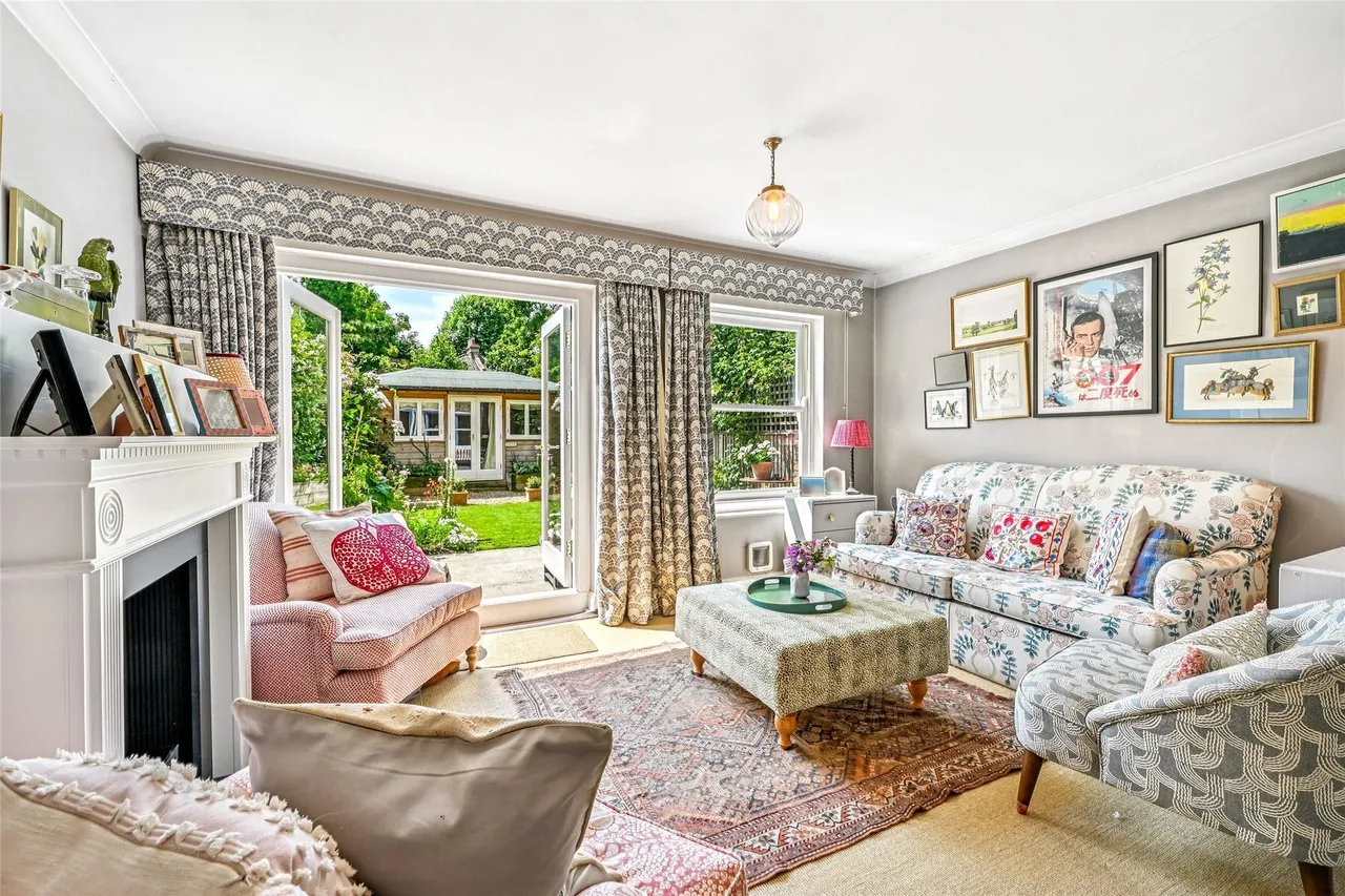 2 bed flat for sale — Coningham Road, London, W12