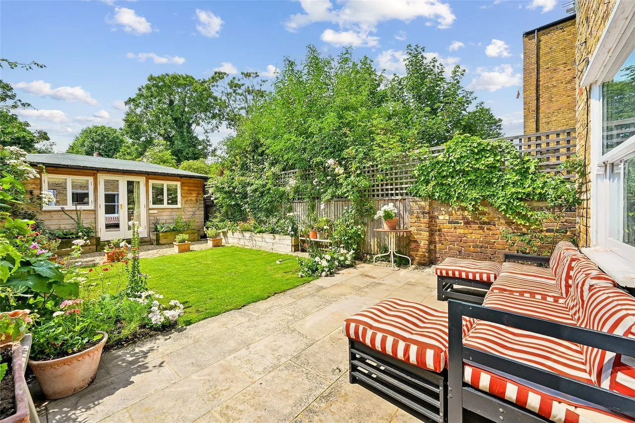 Coningham Road, London, W12, photo 2