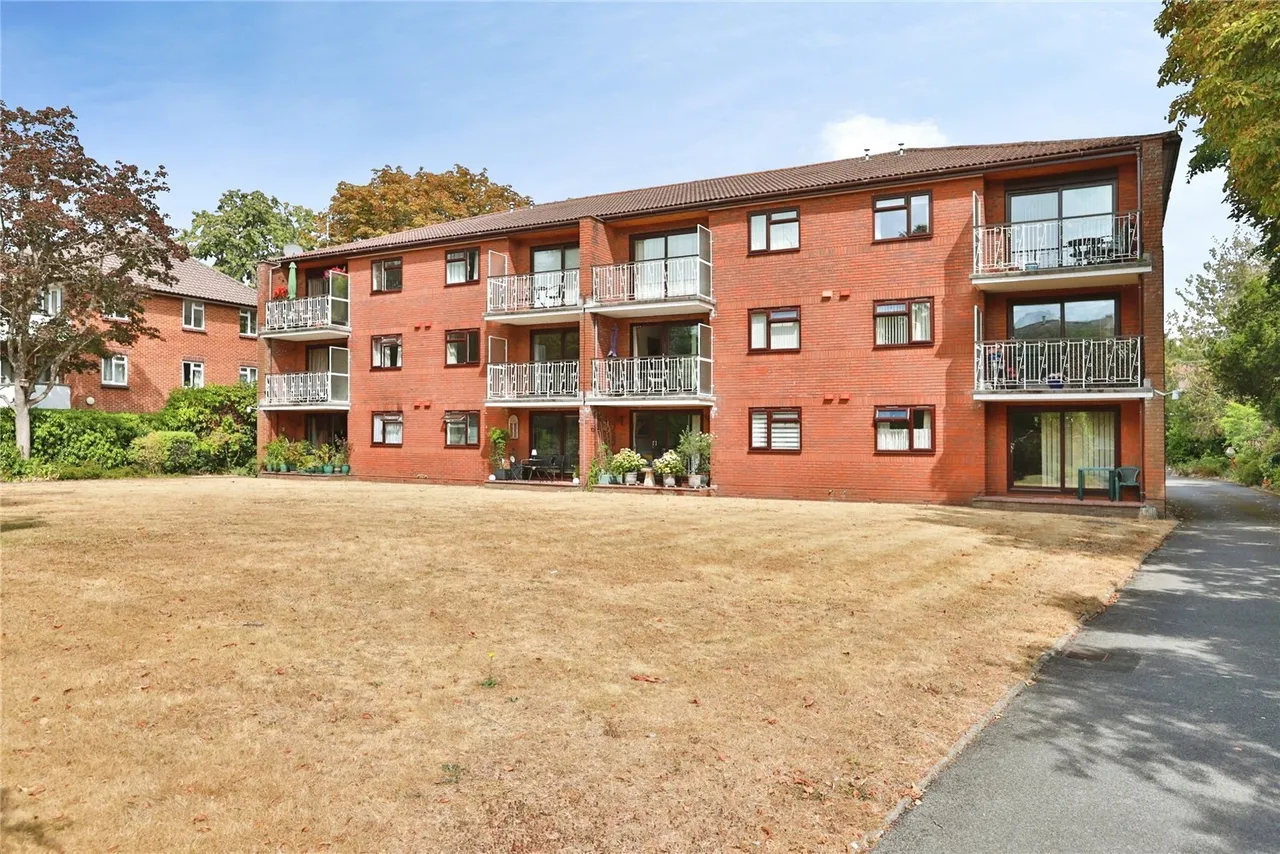 West Cliff Road, West Cliff, BH4, photo 20