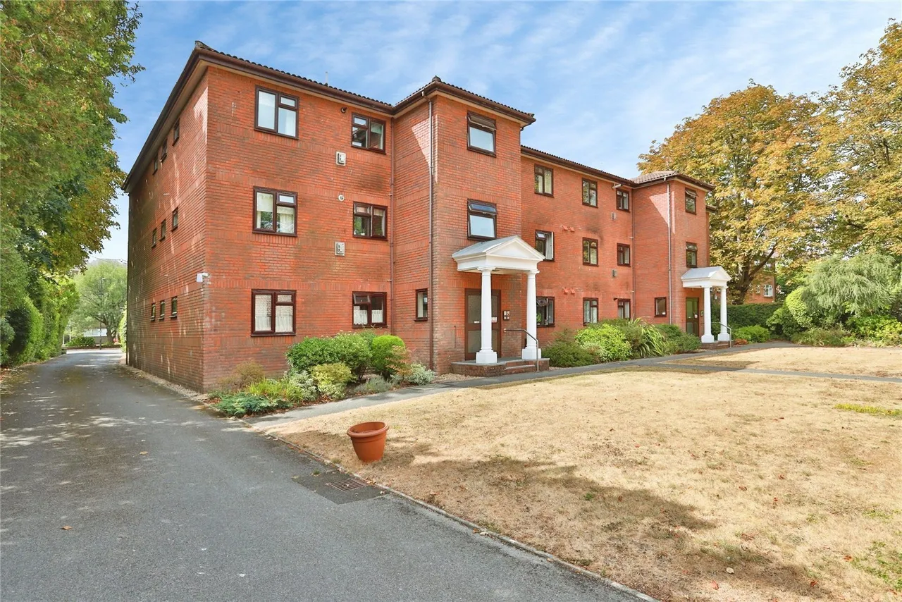 West Cliff Road, West Cliff, BH4, photo 19