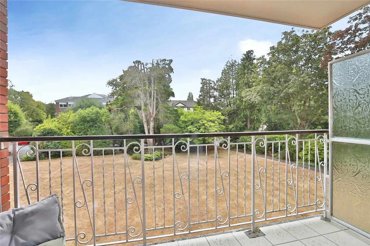 West Cliff Road, West Cliff, BH4, photo 10