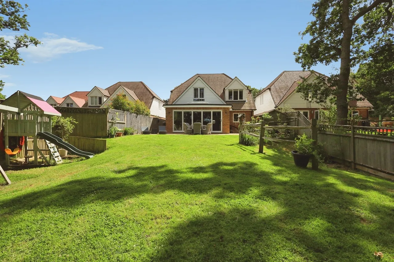 West Close, Polegate, BN26, photo 21