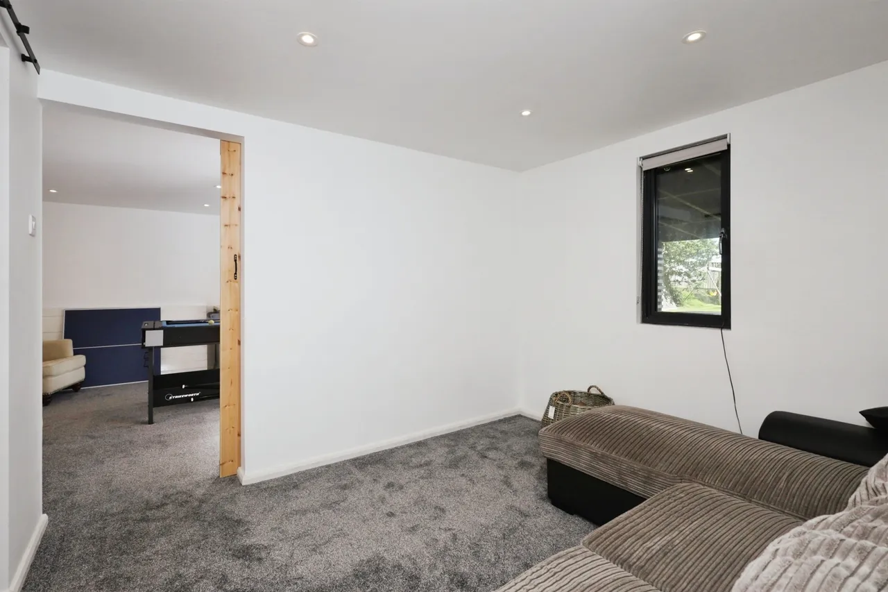 West Close, Polegate, BN26, photo 18
