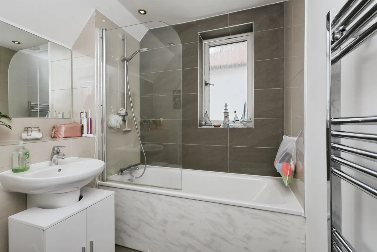 West Close, Polegate, BN26, photo 16