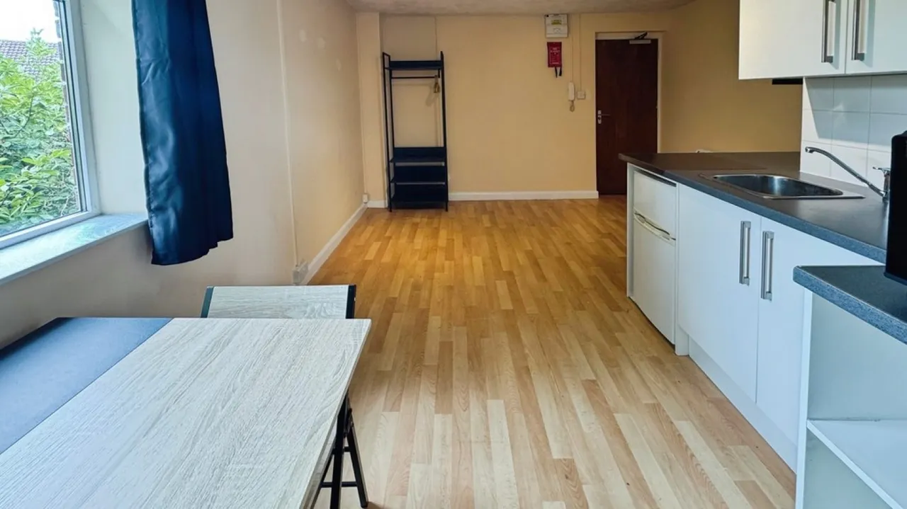 270 Frome Road, Trowbridge, photo 3