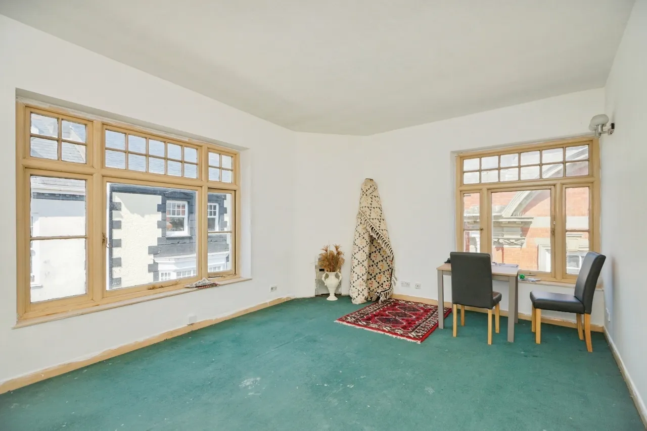 High Street, Pwllheli, LL53, photo 10