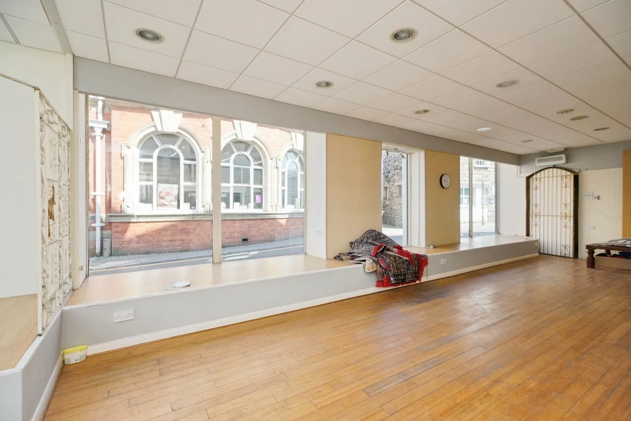 High Street, Pwllheli, LL53, photo 4