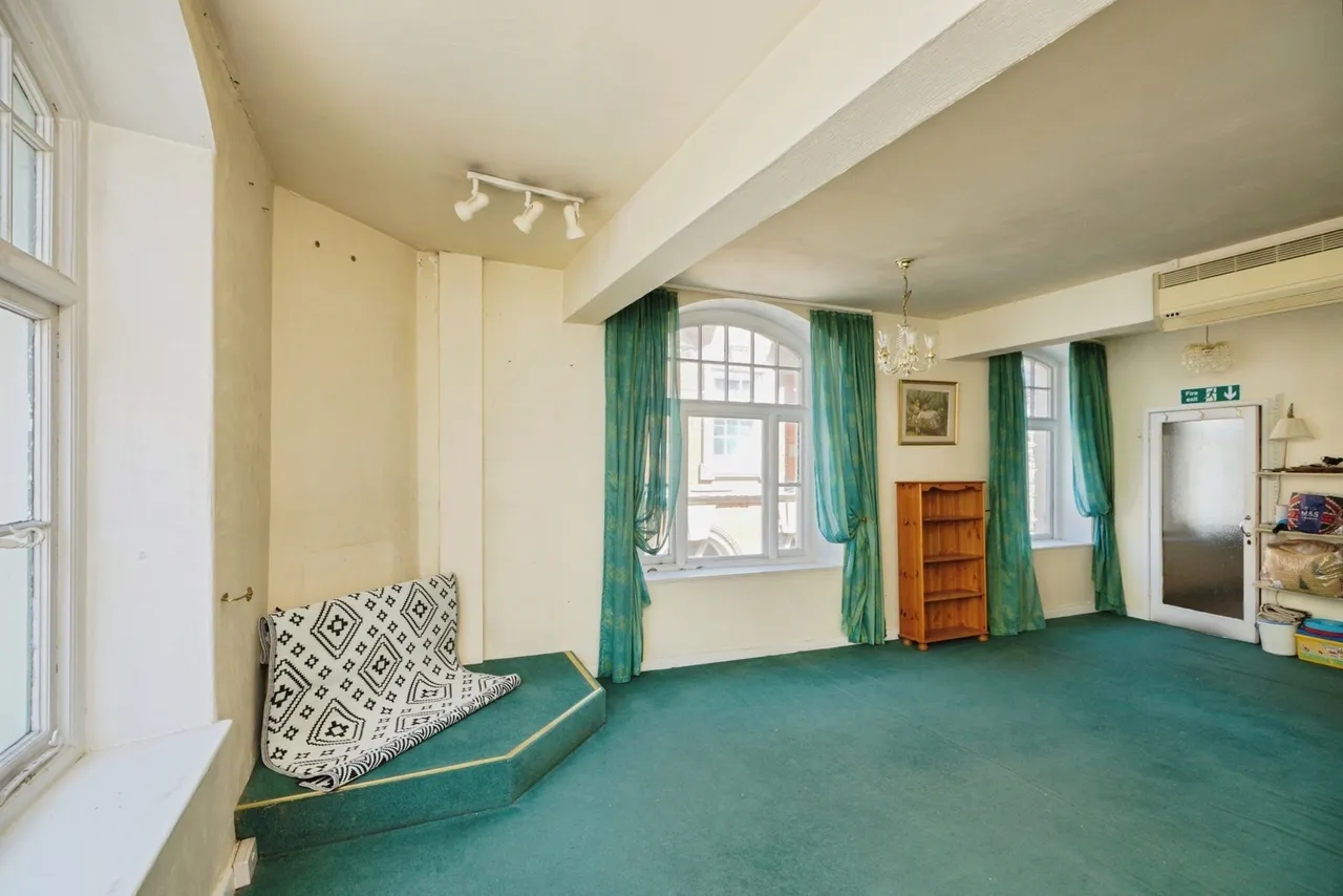 High Street, Pwllheli, LL53, photo 3
