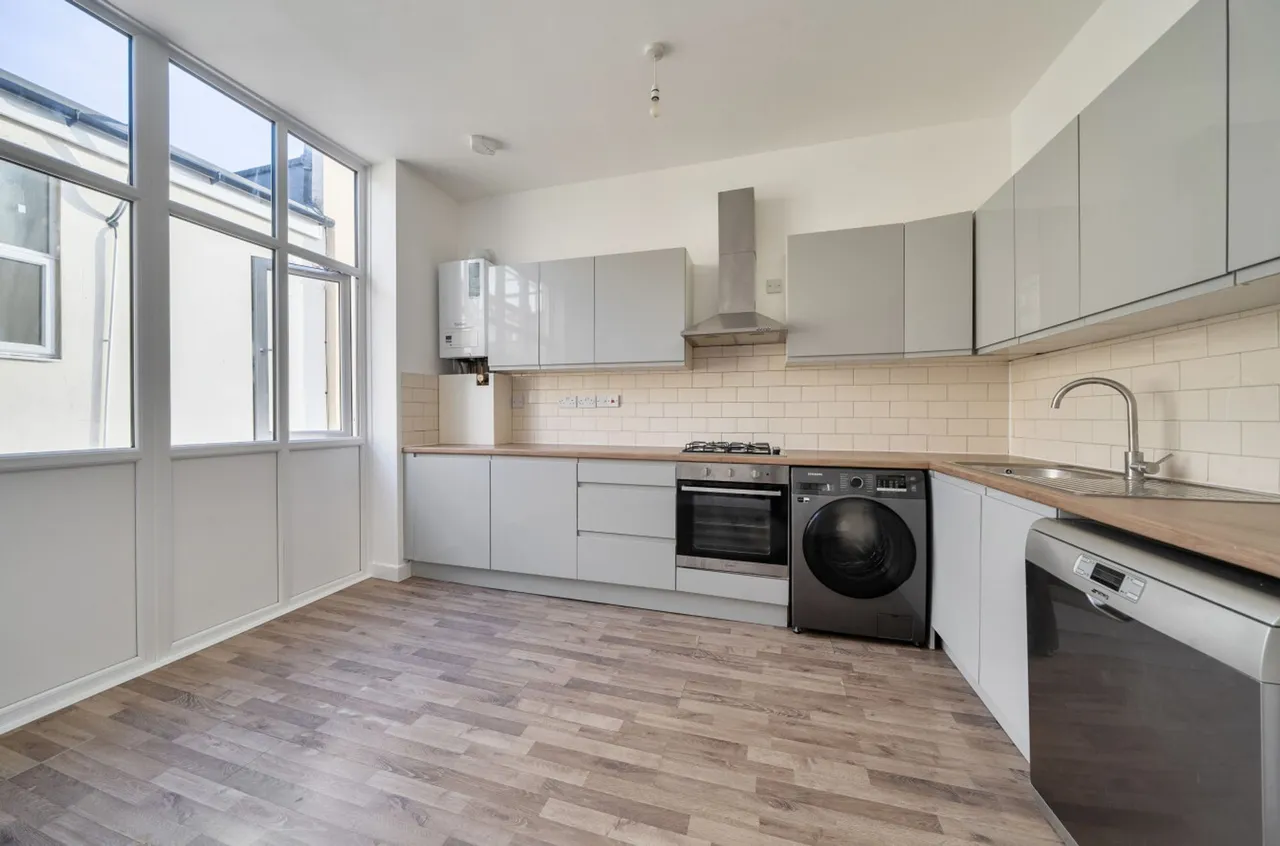 Flat 2, 1 Clifford Road, London, London, SE25 5JJ, photo 11