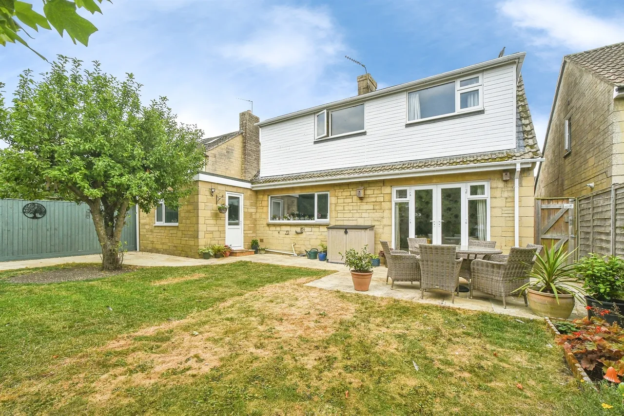 4 bed house for sale — Sutton Park, Blunsdon, Swindon