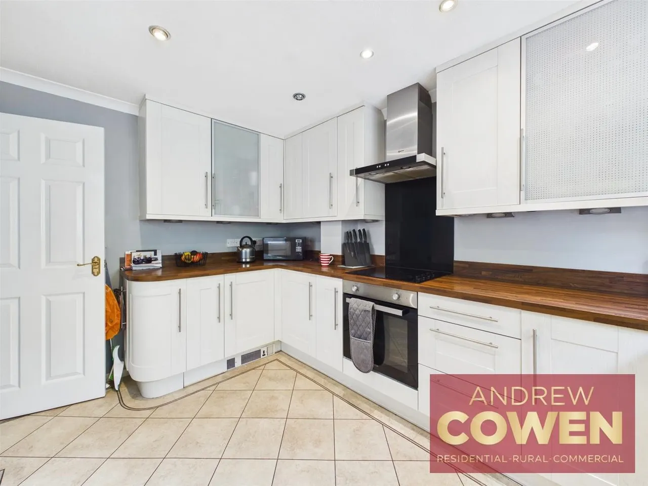 Pinewood Drive, Scarborough, YO12, photo 2
