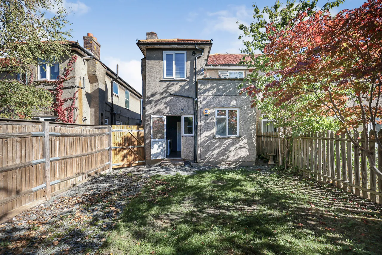 West End Road, Ruislip Fees Apply, HA4, photo 13