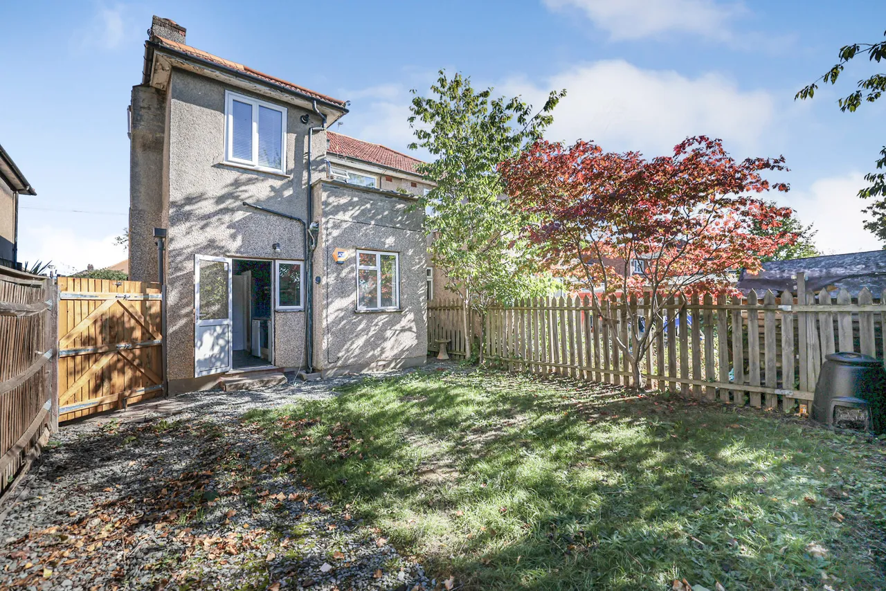 West End Road, Ruislip Fees Apply, HA4, photo 5