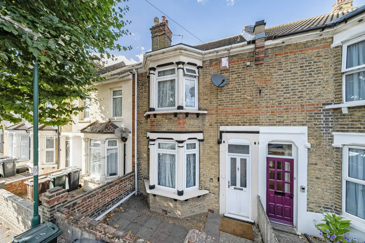 4 bed house for sale — Colney Road, DA1