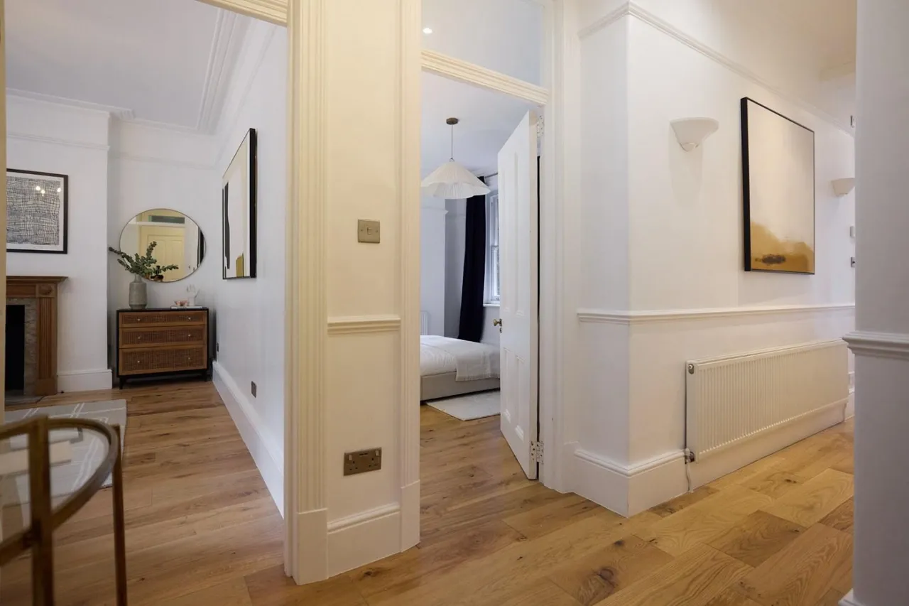 3 bed flat for sale — Biddulph Mansions, Elgin Avenue, London W9
