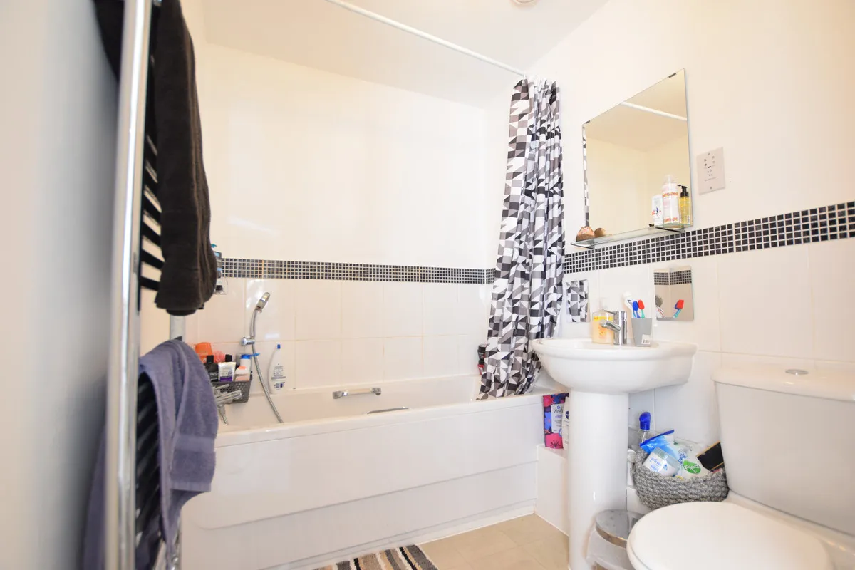 Quayside Drive, Colchester, Essex, CO2 8GN, photo 8