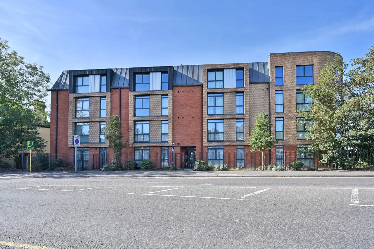 2 bed flat for sale, Watford, WD18
