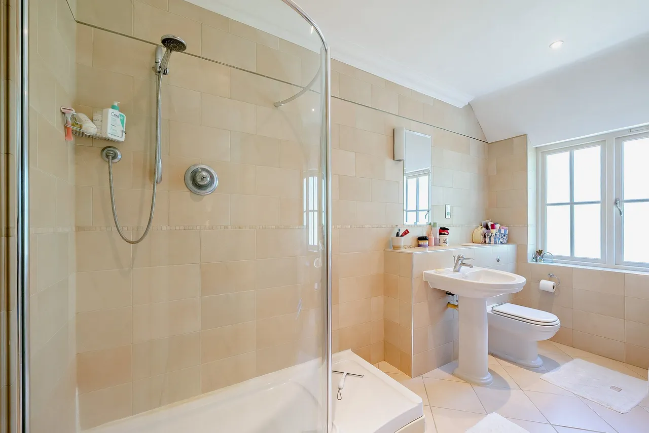 Larch Avenue, Ascot, SL5, photo 10