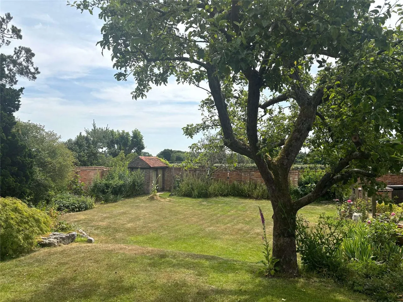 Bucks Hill, Kings Langley, Hertfordshire, WD4 9AS, photo 12