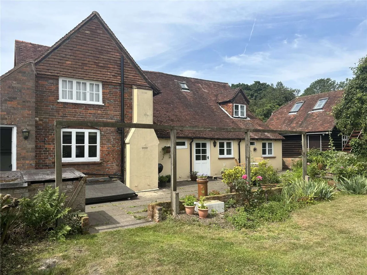 3 bed house for sale — Bucks Hill, Kings Langley, Hertfordshire, WD4 9AS